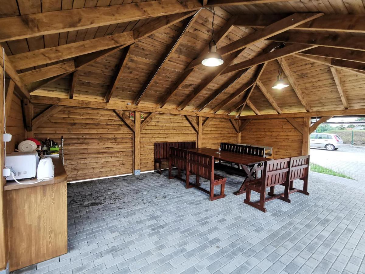 Jantar Pokoje I Domki U Reni Экстерьер фото